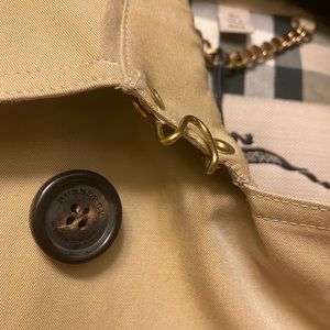 Burberry Kensington Trench, Size 2